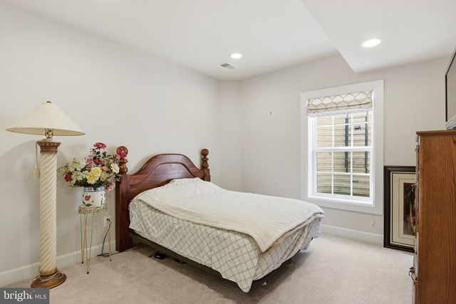6820 LILLY BELLE CT, Centreville, VA 20120