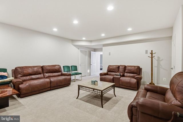6820 LILLY BELLE CT, Centreville, VA 20120