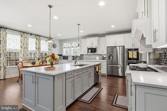 6820 LILLY BELLE CT, Centreville, VA 20120