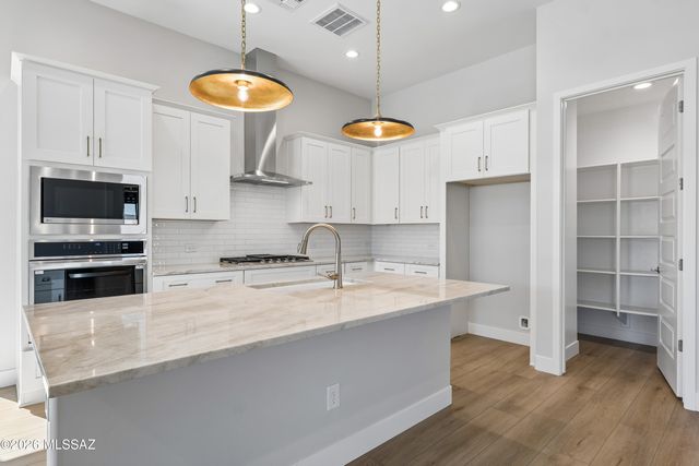 61987 E Skyview Way, Oracle, AZ 85623