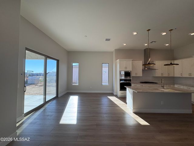 61987 E Skyview Way, Oracle, AZ 85623