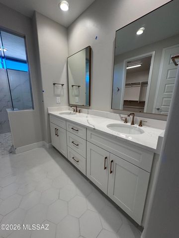 61987 E Skyview Way, Oracle, AZ 85623