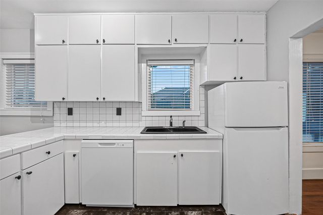 1758 Hawthorne Street 2, Houston, TX 77098