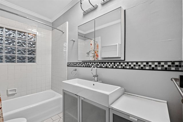 1758 Hawthorne Street 2, Houston, TX 77098