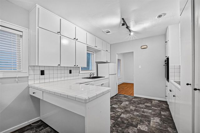 1758 Hawthorne Street 2, Houston, TX 77098