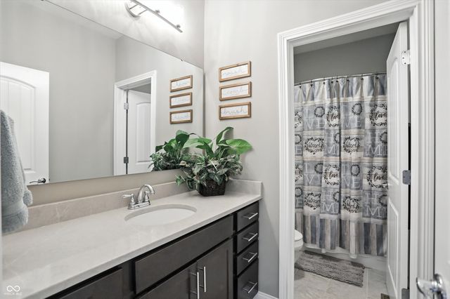 6616 Stonepoint Way, Indianapolis, IN 46237