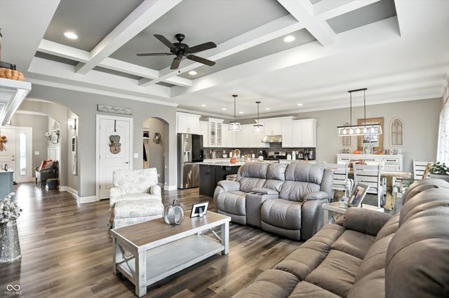 6616 Stonepoint Way, Indianapolis, IN 46237