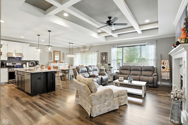 6616 Stonepoint Way, Indianapolis, IN 46237