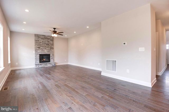 40 N BERLIN PIKE, Lovettsville, VA 20180