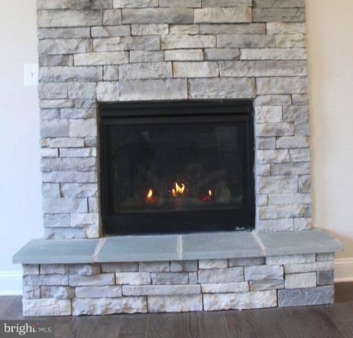 40 N BERLIN PIKE, Lovettsville, VA 20180