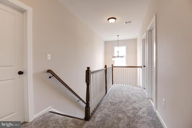 40 N BERLIN PIKE, Lovettsville, VA 20180