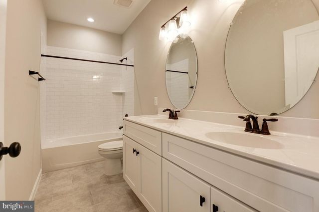 40 N BERLIN PIKE, Lovettsville, VA 20180