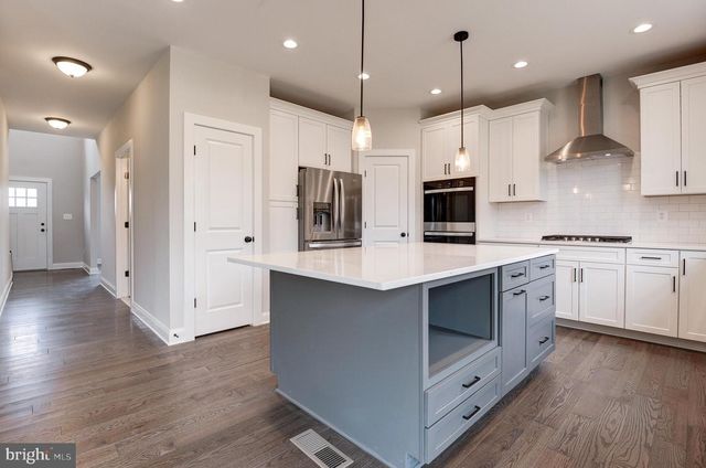 40 N BERLIN PIKE, Lovettsville, VA 20180