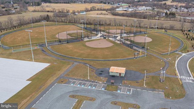 40 N BERLIN PIKE, Lovettsville, VA 20180