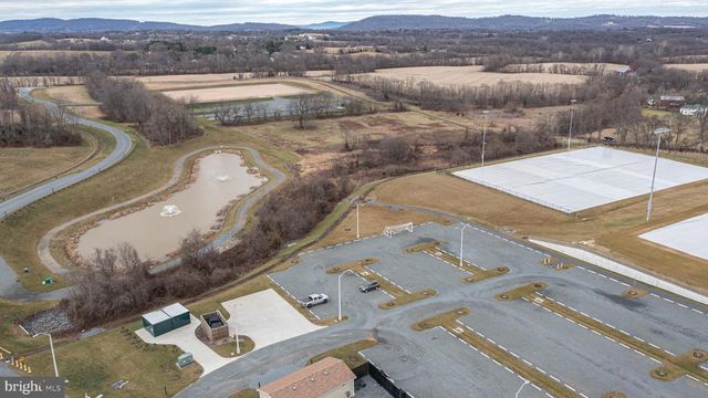 40 N BERLIN PIKE, Lovettsville, VA 20180