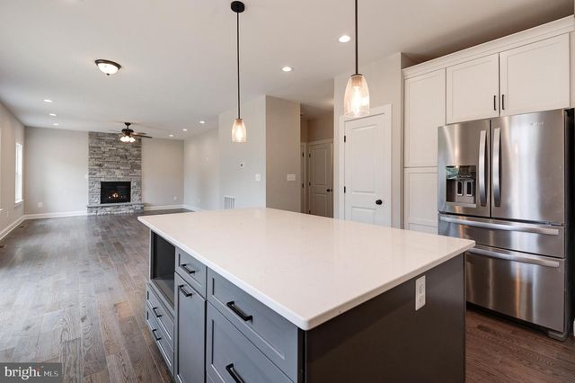 40 N BERLIN PIKE, Lovettsville, VA 20180