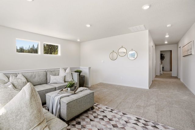 301 W Pheasant Bluff Ave, Spokane, WA 99224