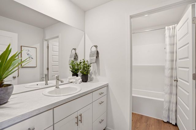 301 W Pheasant Bluff Ave, Spokane, WA 99224