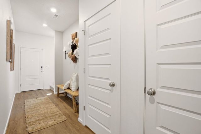 301 W Pheasant Bluff Ave, Spokane, WA 99224