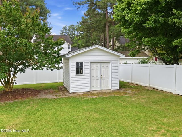 604 Stillwater Drive, Winterville, NC 28590