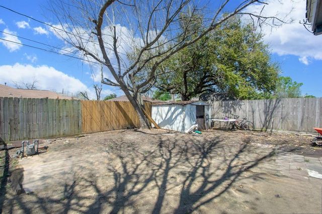 1906 Thelma Lane, Pasadena, TX 77502
