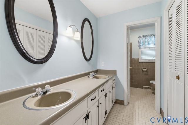 3810 Centralia Rd, Chester, VA 23831