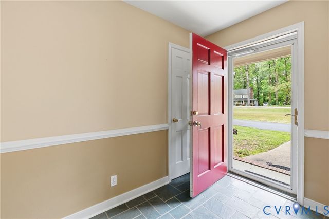 3810 Centralia Rd, Chester, VA 23831