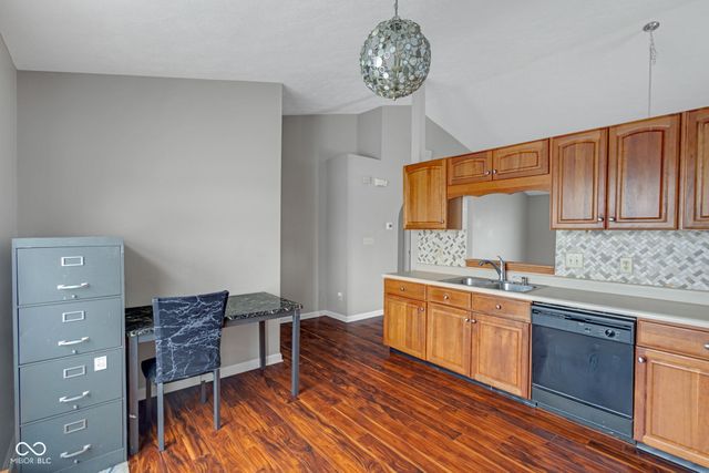 6318 Pickwick Court, Zionsville, IN 46077