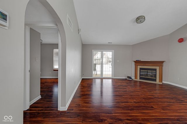 6318 Pickwick Court, Zionsville, IN 46077