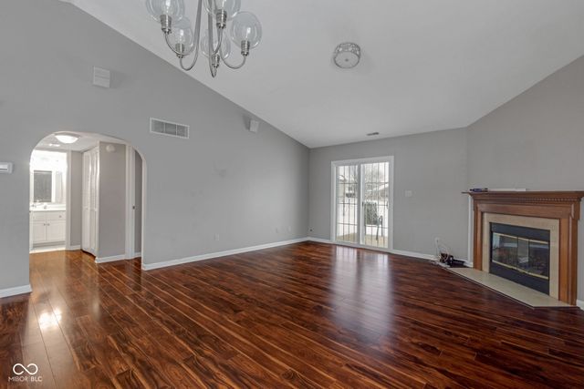 6318 Pickwick Court, Zionsville, IN 46077