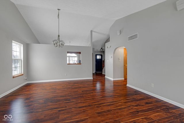 6318 Pickwick Court, Zionsville, IN 46077