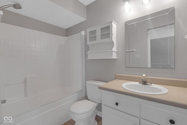 6318 Pickwick Court, Zionsville, IN 46077