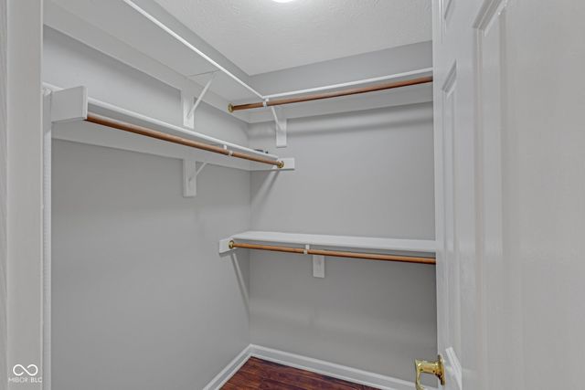 6318 Pickwick Court, Zionsville, IN 46077