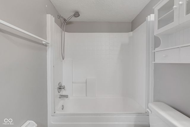 6318 Pickwick Court, Zionsville, IN 46077