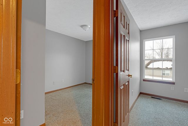 6318 Pickwick Court, Zionsville, IN 46077