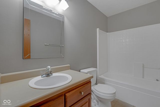 6318 Pickwick Court, Zionsville, IN 46077