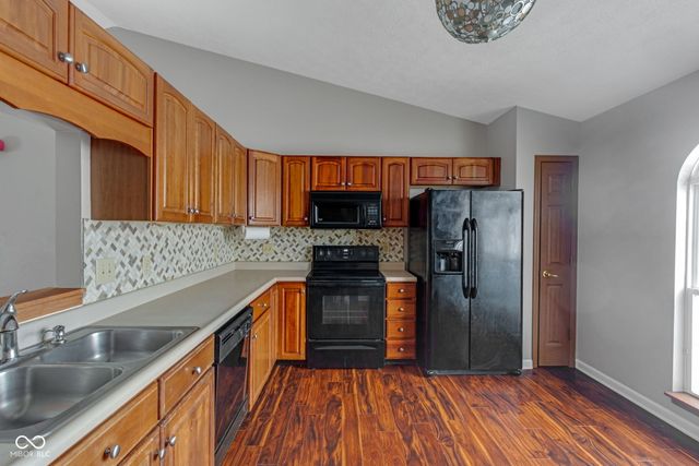 6318 Pickwick Court, Zionsville, IN 46077