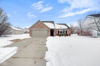 6318 Pickwick Court, Zionsville, IN 46077