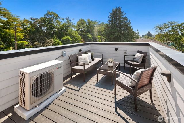 4919 Meridian Avenue N, Seattle, WA 98103