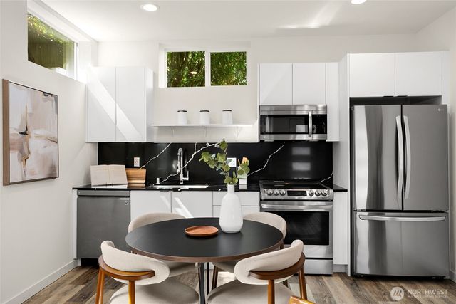 4919 Meridian Avenue N, Seattle, WA 98103