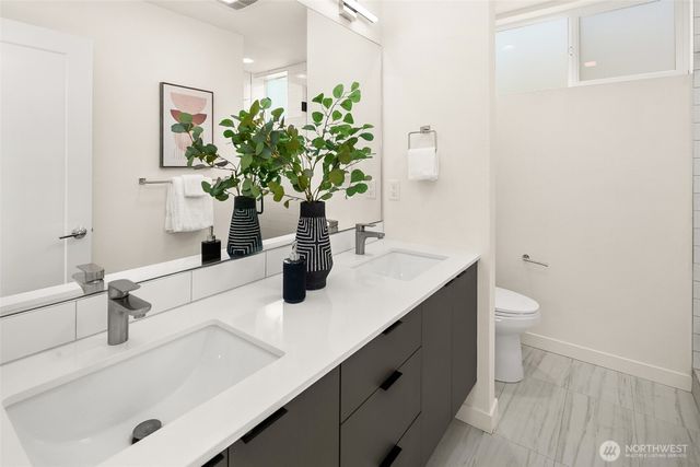 4919 Meridian Avenue N, Seattle, WA 98103