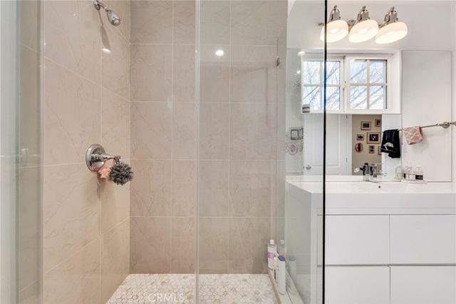 7037 Tunney Avenue, Reseda, CA 91335