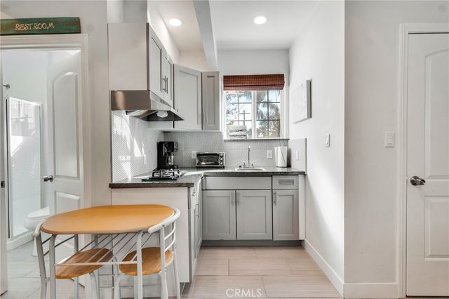 7037 Tunney Avenue, Reseda, CA 91335