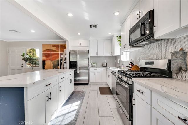 7037 Tunney Avenue, Reseda, CA 91335