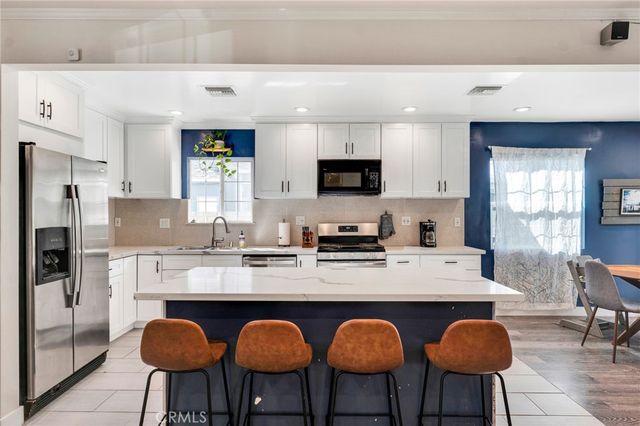 7037 Tunney Avenue, Reseda, CA 91335