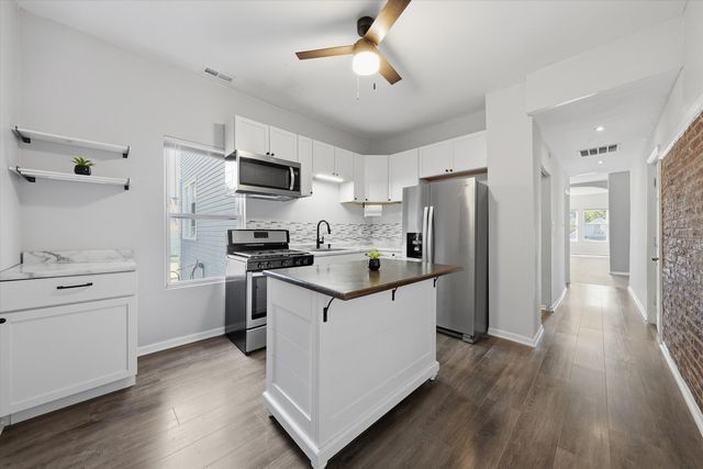 5135 S Wood Street 2, Chicago, IL 60609
