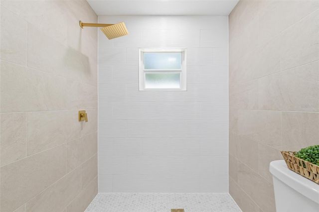 3917 W PINE STREET, Tampa, FL 33607