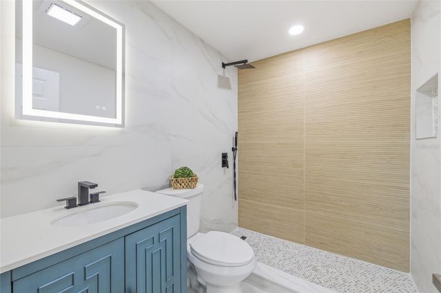 3917 W PINE STREET, Tampa, FL 33607