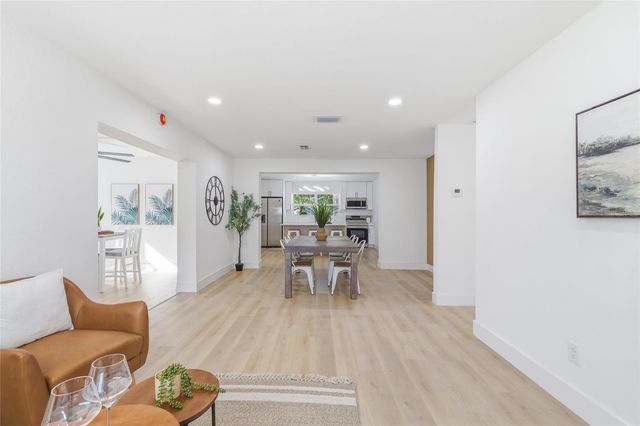 3917 W PINE STREET, Tampa, FL 33607