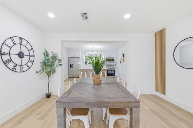 3917 W PINE STREET, Tampa, FL 33607